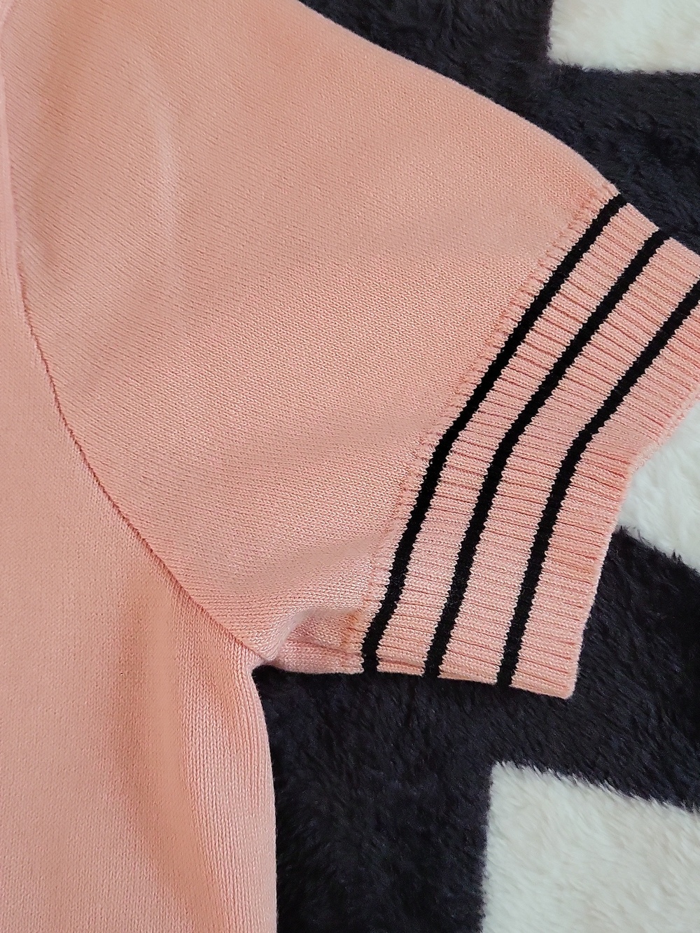 Prada Pink Logo Short-Sleeve Knit Top 20 Across 21 Up & down - Picture 3 of 12